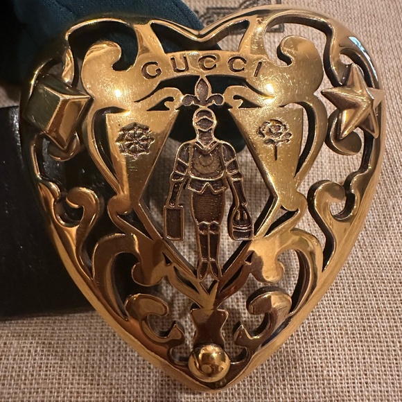 GUCCI Belt Gold Heart Crest Buckle in Black Size 85 - 34 - Picture 1 of 10